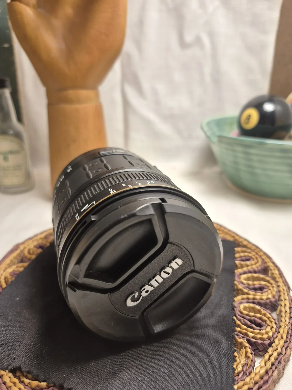 Canon Black DSLR Zoom Lens with Lens Cap